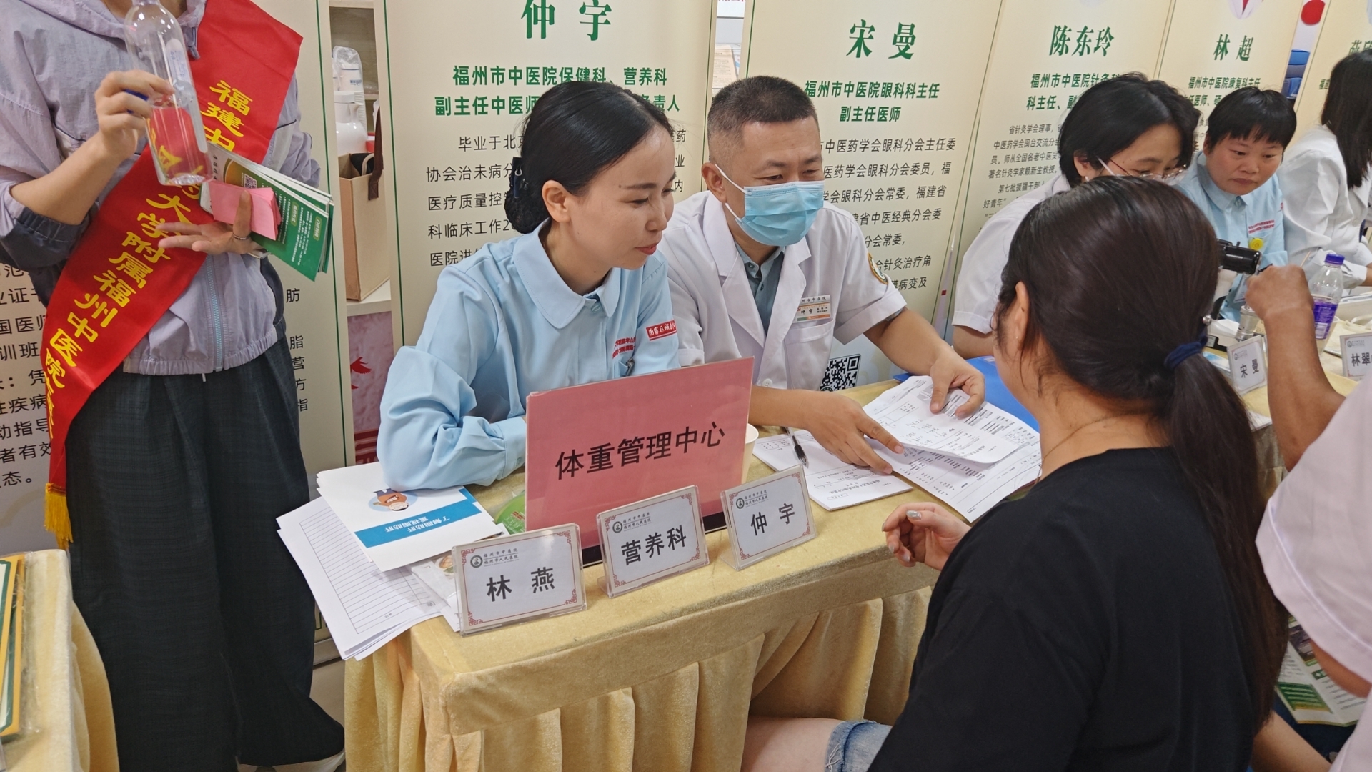 醫(yī)聯(lián)體攜手進(jìn)社區(qū)，中西醫(yī)惠民暖人心