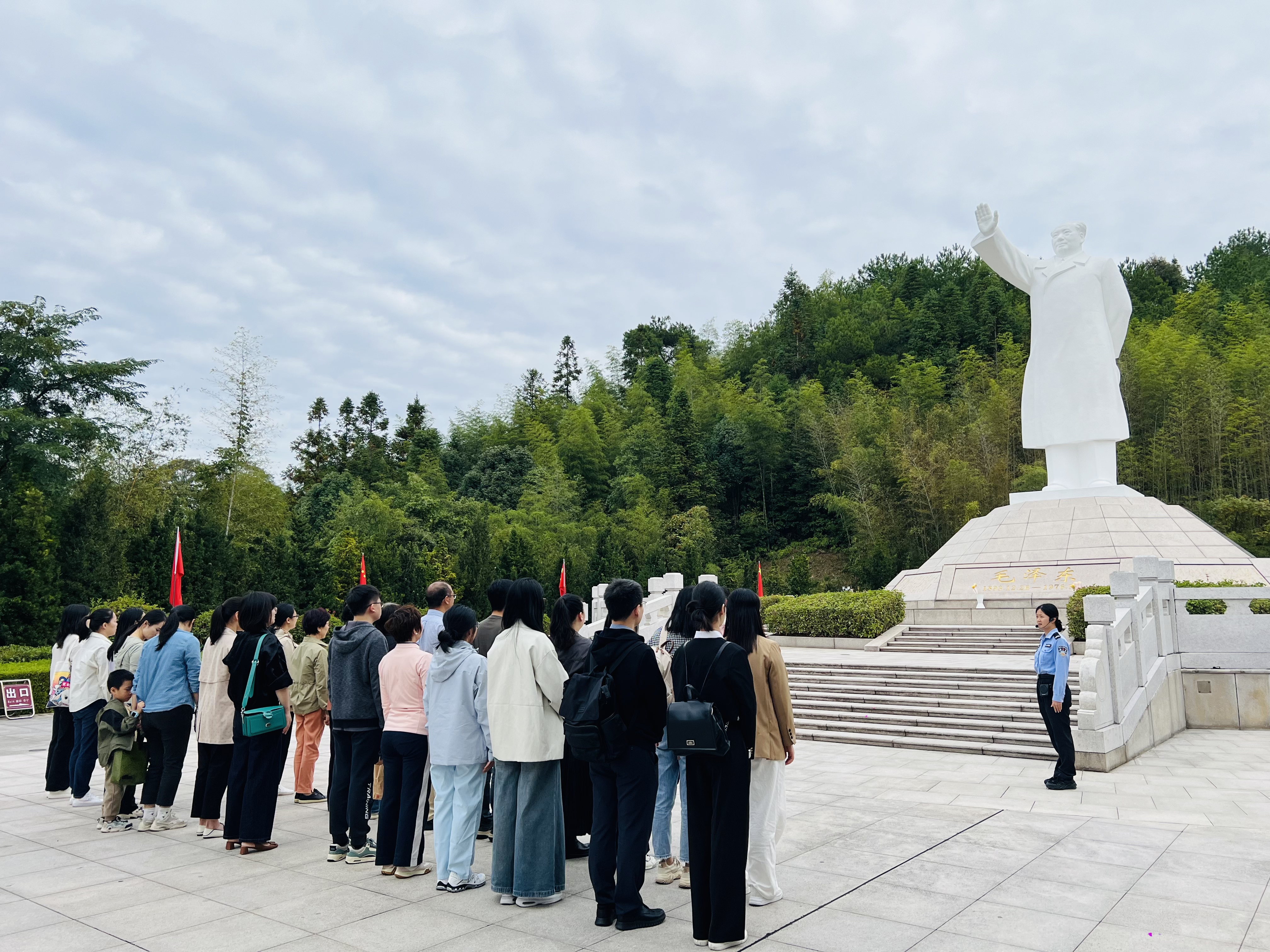 紅色古田踐行初心，健康使命守護老區 ——我院眼科、產科、生殖醫學中心黨支部聯合開展主題黨日活動
