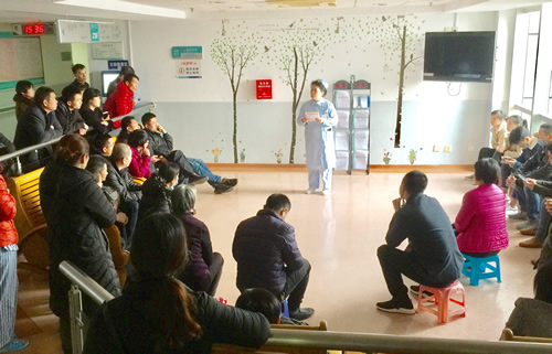 神經(jīng)外科一區(qū)開展“美麗病房”公休座談會
