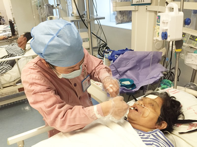 立足崗位學慕容  用心服務暖人心