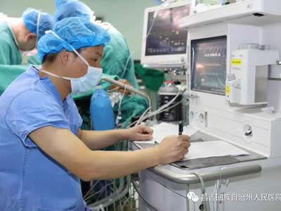 我院援疆骨干郭廷生幫助當地提高手術麻醉技術