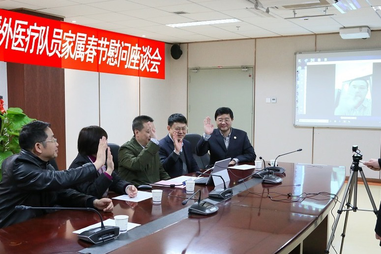 『附一風貌』節前慰問送祝福  深情關懷暖人心