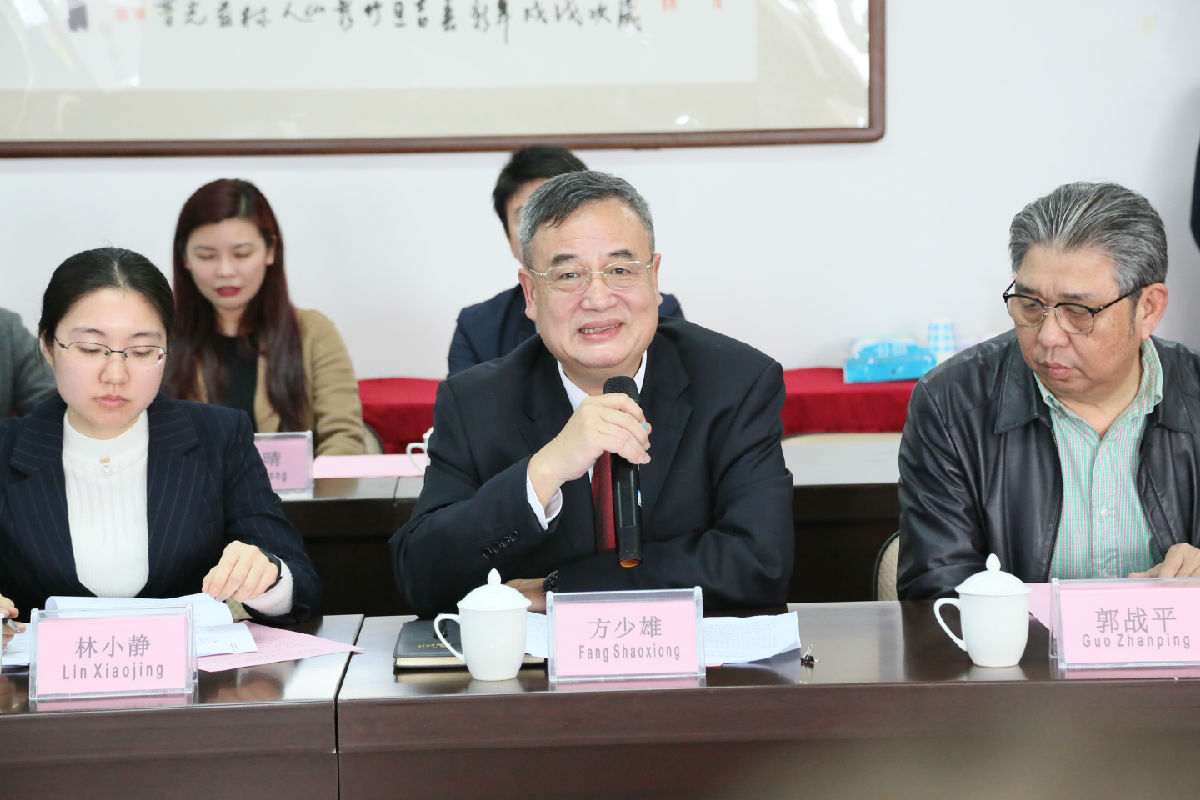 澳大利亞議員一行參訪我院康復醫院和護養中心 澳大利亞議員一行參訪我院康復醫院和護養中心