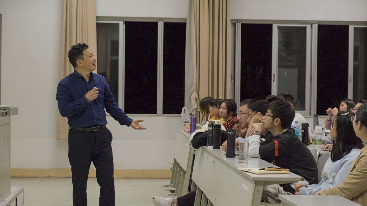 第一臨床醫學院舉辦大學生心理健康講座