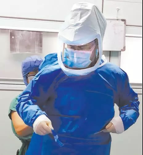 『媒體看附一』全副武裝 醫(yī)生穿“太空服”做手術(shù)