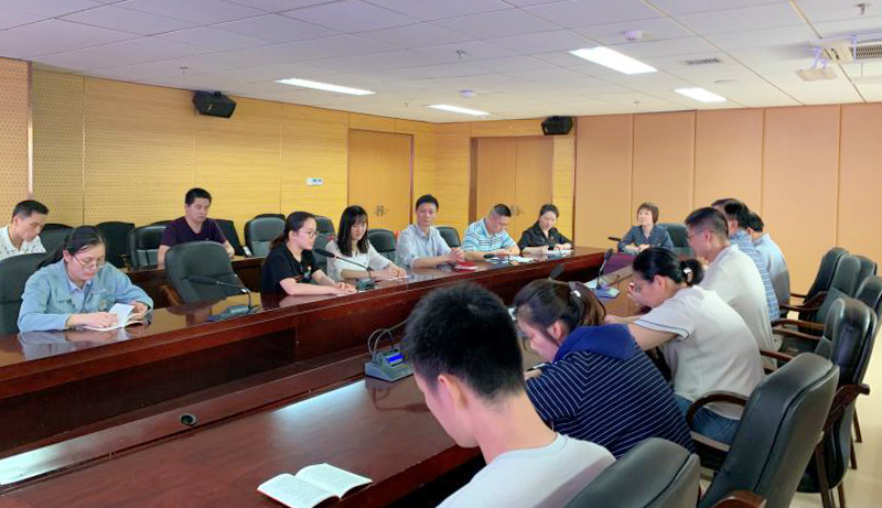 我院行政、藥學黨支部聯合舉辦“不忘初心、牢記使命” 主題黨日暨“黨員先鋒崗”授牌儀式