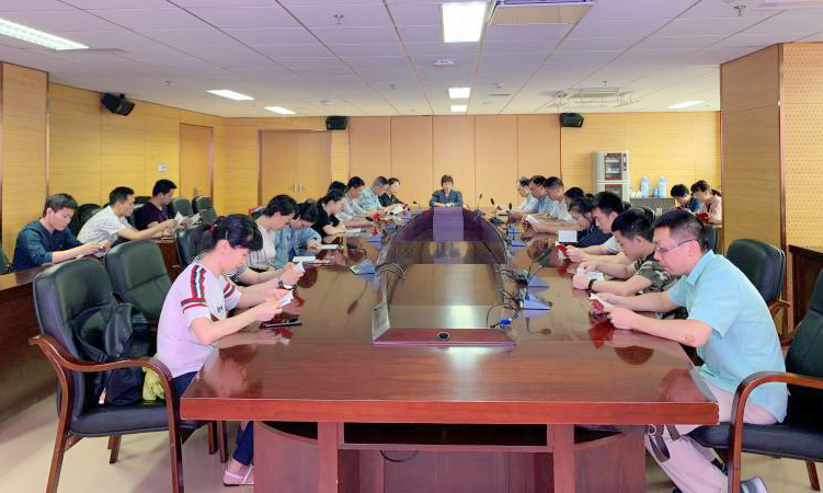 我院行政、藥學黨支部聯合舉辦“不忘初心、牢記使命” 主題黨日暨“黨員先鋒崗”授牌儀式