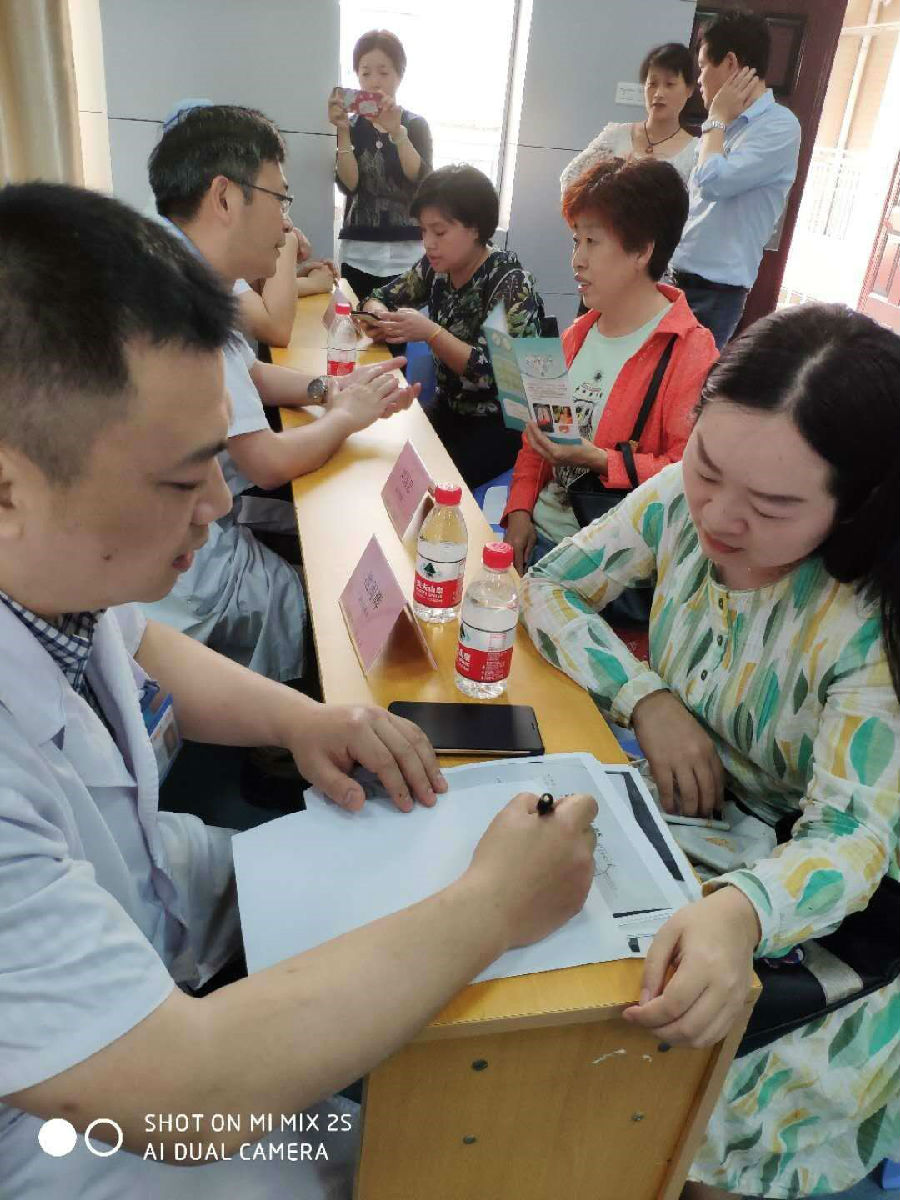 肝膽胰外科、疝外科義診進校園