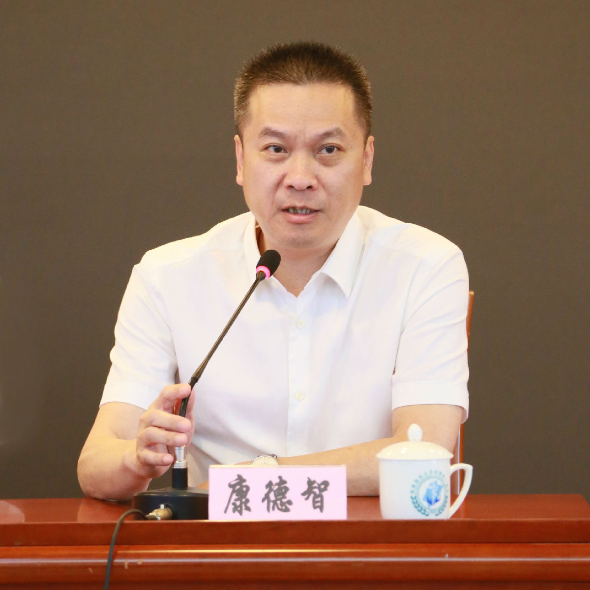 我院召開全院干部大會 宣布醫院領導班子調整的決定