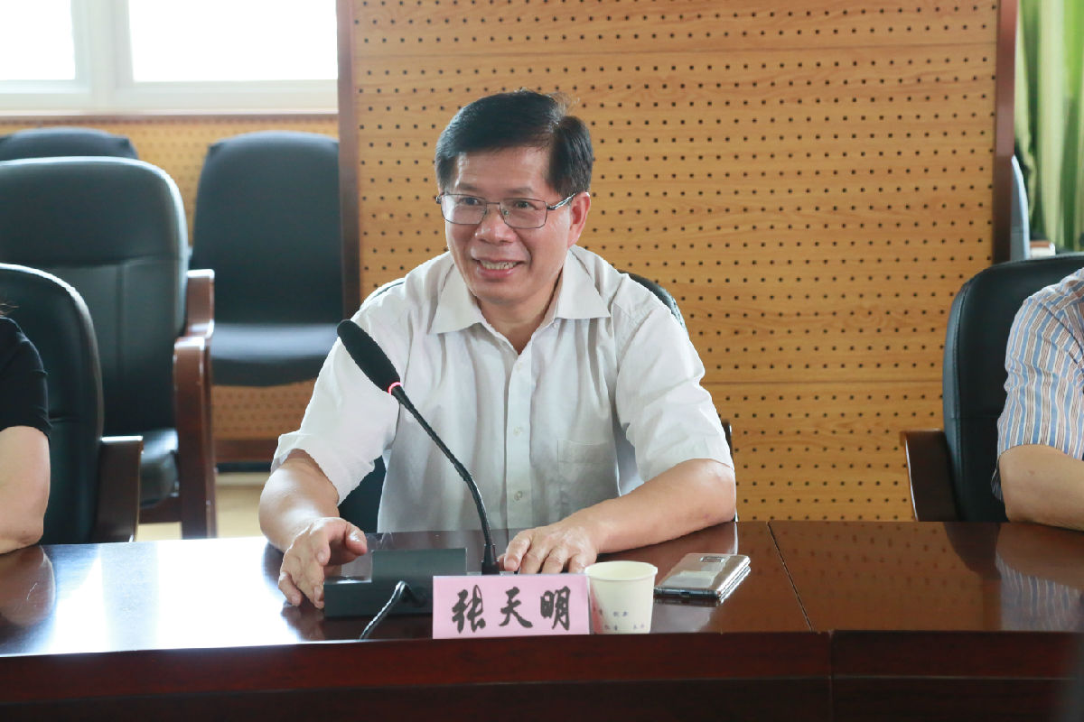 慕容慎行同志先進事跡巡回報告會圓滿舉辦 福建醫科大學黨委領導專程來院慰問報告團成員