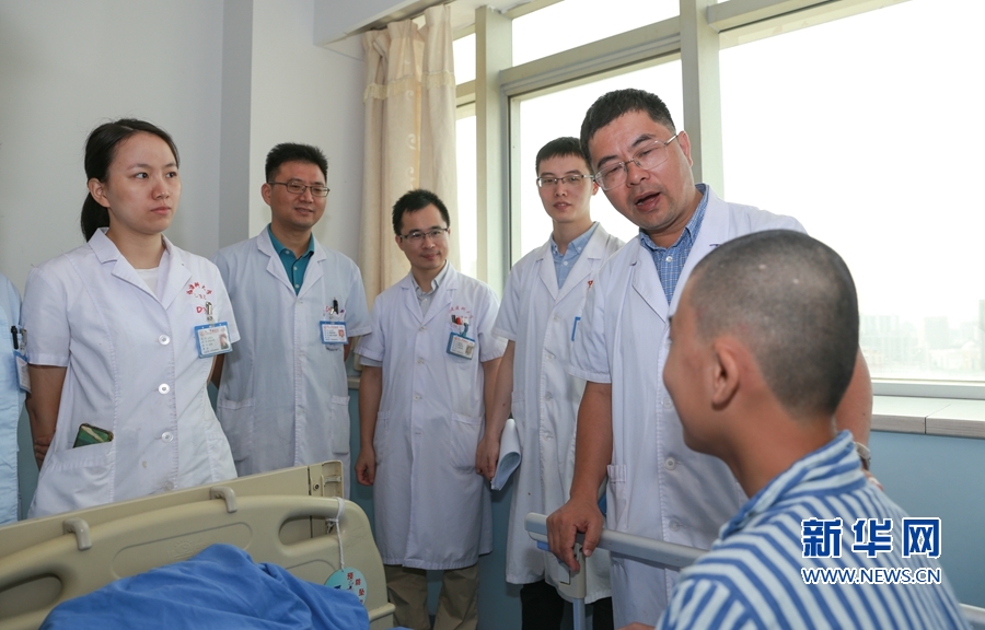 【媒體看附一】外科樓里的15個(gè)小時(shí)