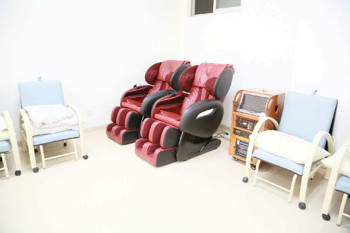 『中國醫師節』打造有溫度的人文醫院——福建省首批試點“醫生休息室”在我院正式啟用 『中國醫師節』打造有溫度的人文醫院——福建省首批試點“醫生休息室”在我院正式啟用