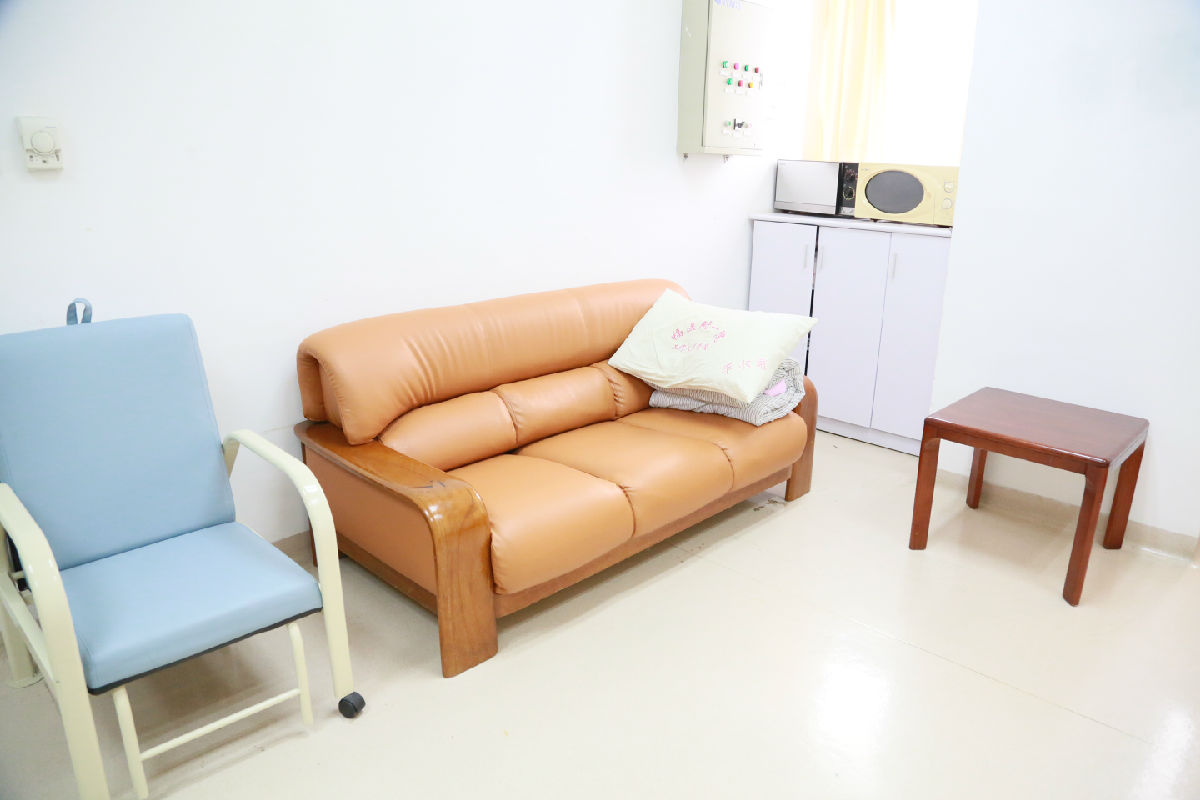 『中國醫師節』打造有溫度的人文醫院——福建省首批試點“醫生休息室”在我院正式啟用 『中國醫師節』打造有溫度的人文醫院——福建省首批試點“醫生休息室”在我院正式啟用