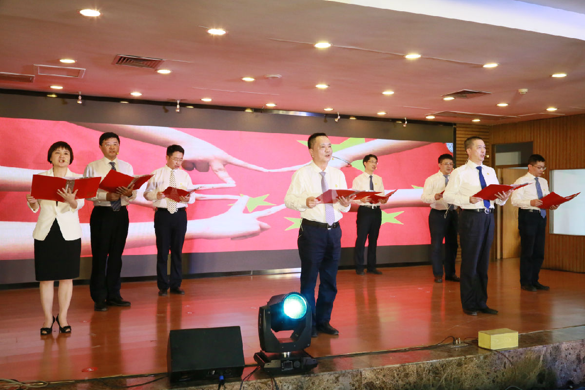 我院舉辦首屆文化節系列活動暨紀念建國70周年 “誦經典 育德行 我與祖國共成長”經典誦讀比賽