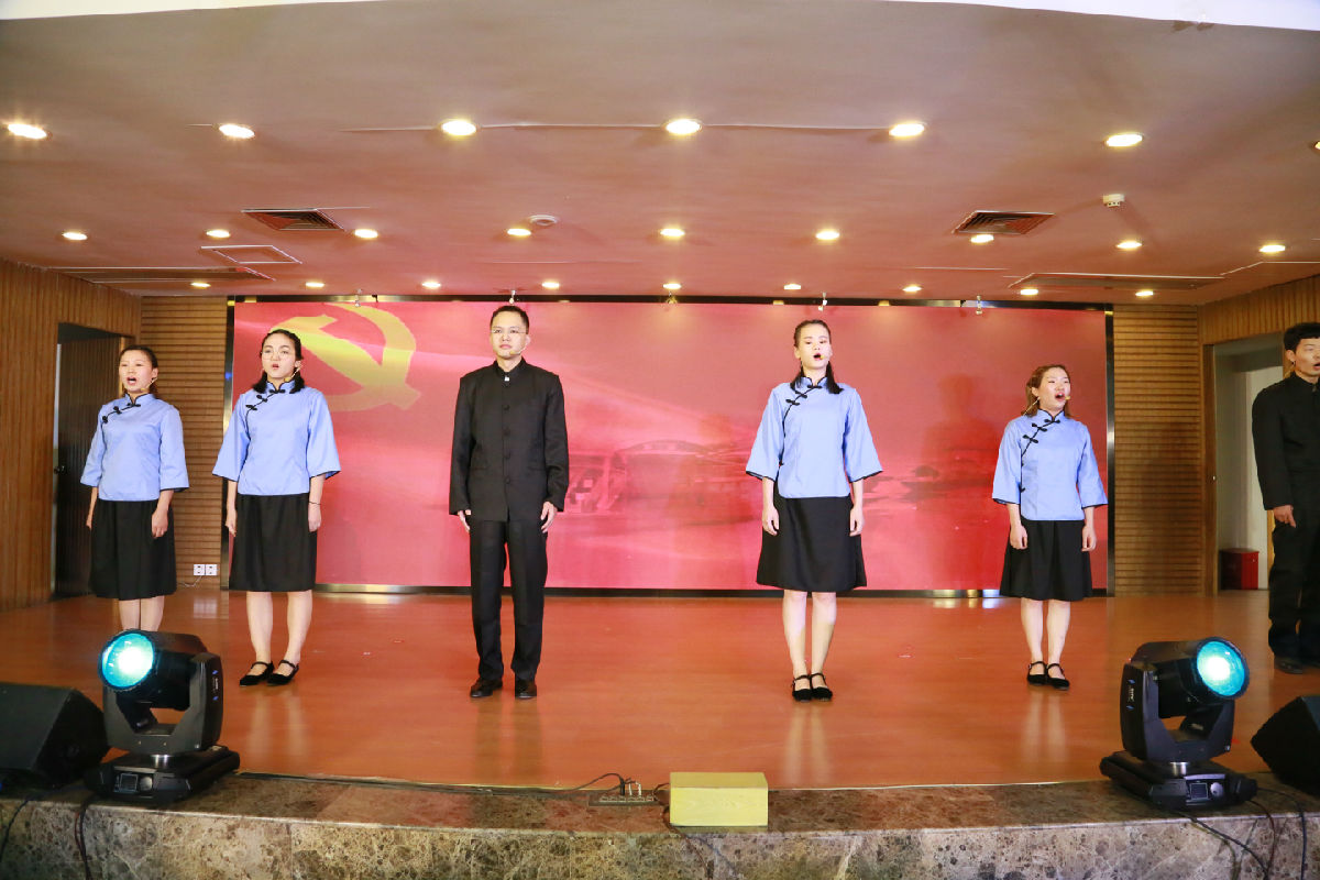 我院舉辦首屆文化節系列活動暨紀念建國70周年 “誦經典 育德行 我與祖國共成長”經典誦讀比賽