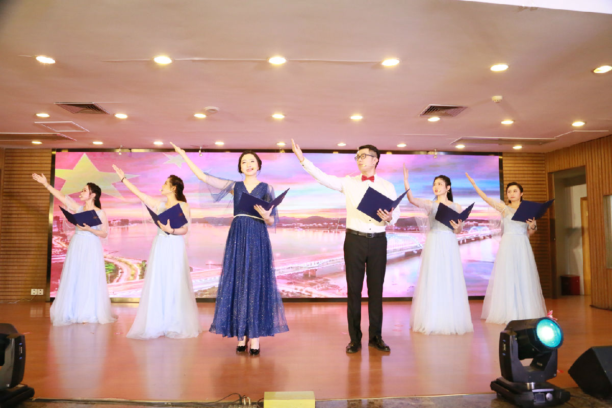 我院舉辦首屆文化節系列活動暨紀念建國70周年 “誦經典 育德行 我與祖國共成長”經典誦讀比賽