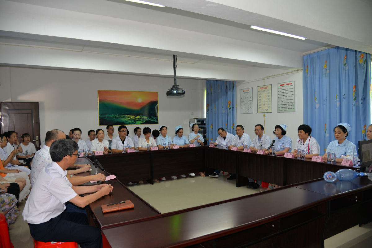 我院呼吸康復支部到尤溪縣聯合鎮革命老區開展義診及黨員再教育活動