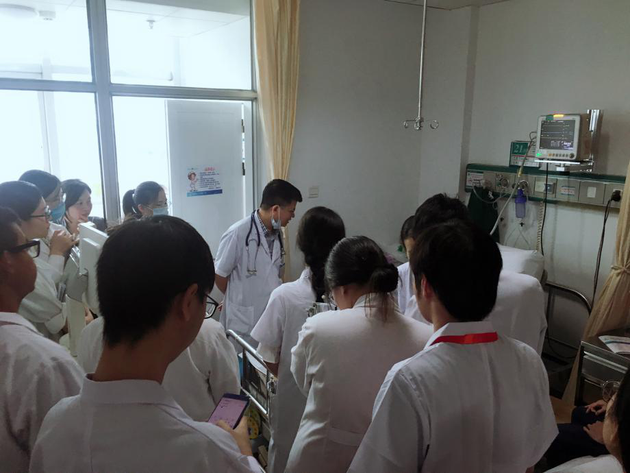 我院開展“2019年高中生暑期臨床醫學全程體驗”志愿活動 我院開展“2019年高中生暑期臨床醫學全程體驗”志愿活動
