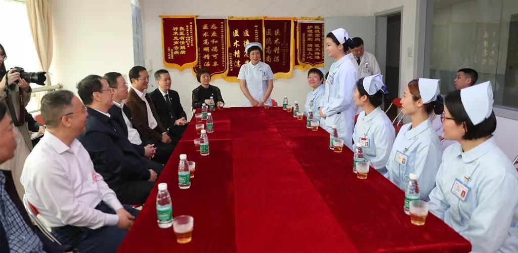 福建省工會領導蒞臨我院 為“最美護士”頒獎