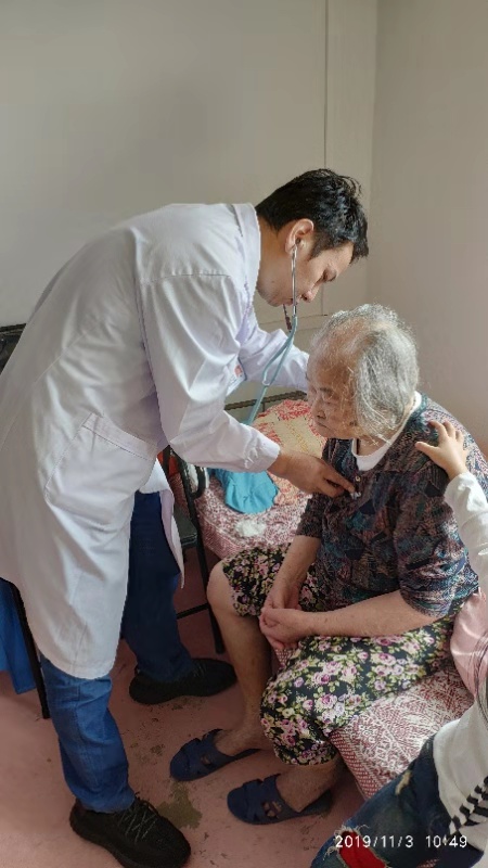 我院干部病房黨支部、行政第三黨支部在連江縣開(kāi)展義診活動(dòng)