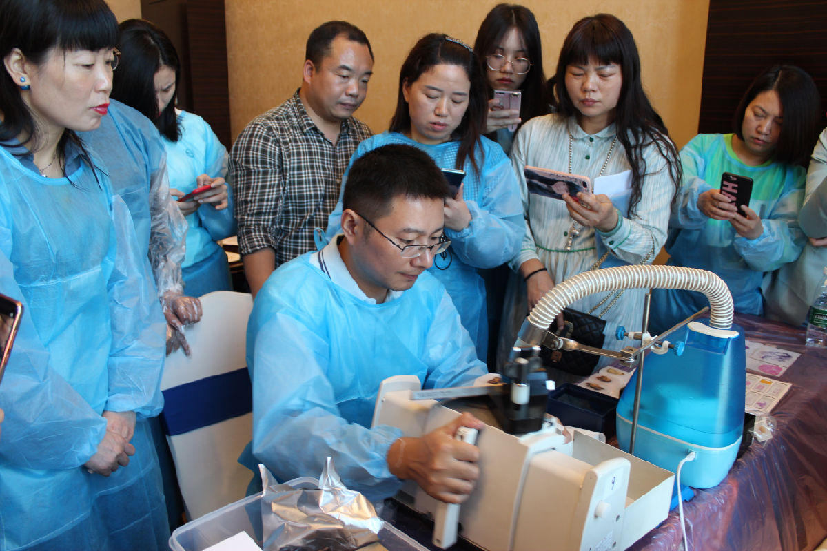 我院病理核素供應室黨支部開展“不忘初心、牢記使命”主題黨日活動