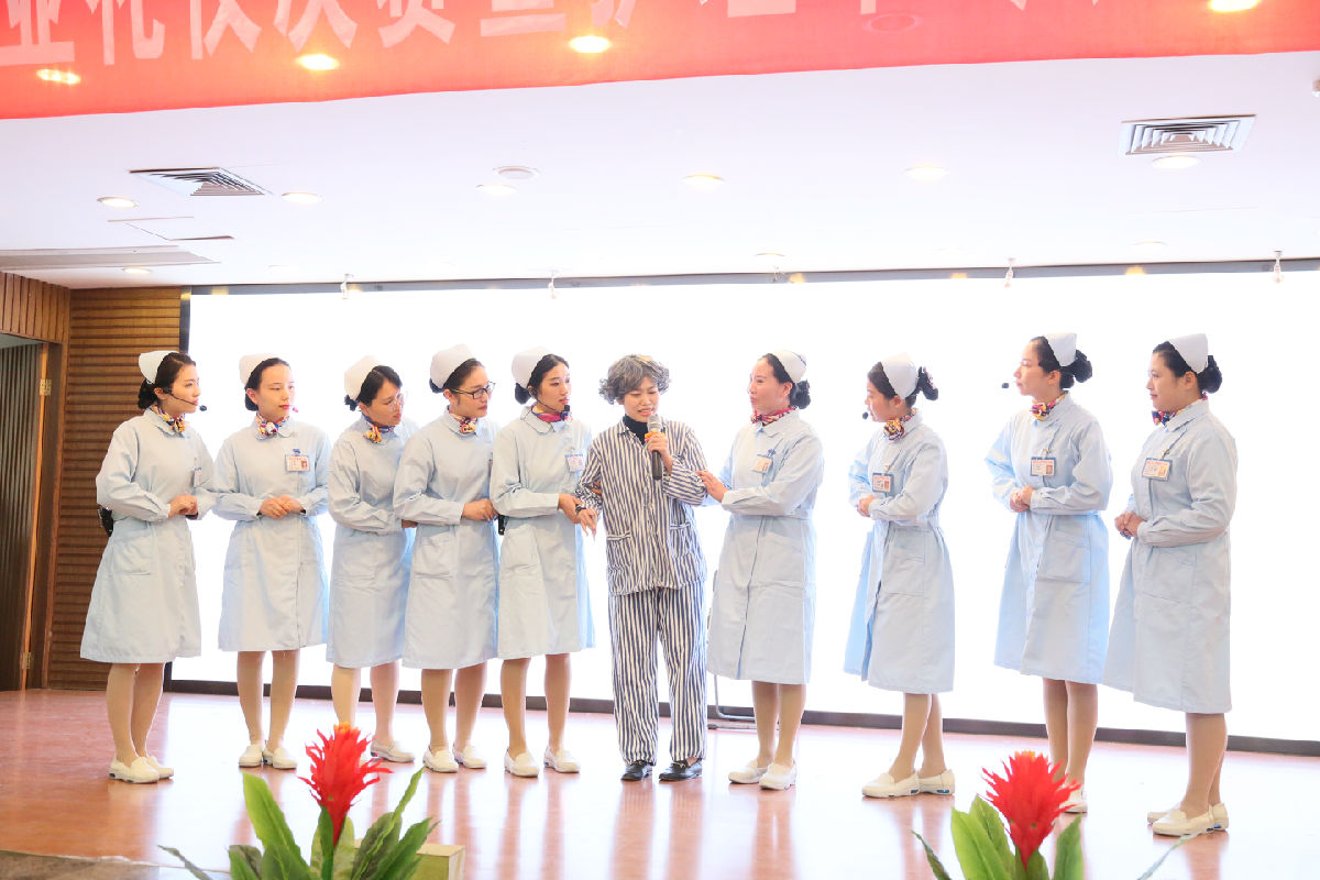 塑職業形象 促學科發展 創滿意醫院——護理部召開“2019年護士職業禮儀決賽暨護理年終表彰大會”