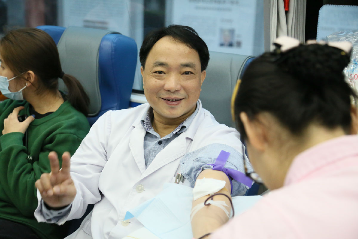 熱血送暖 為生命接力——我院連續十年開展無償獻血活動 熱血送暖 為生命接力——我院連續十年開展無償獻血活動