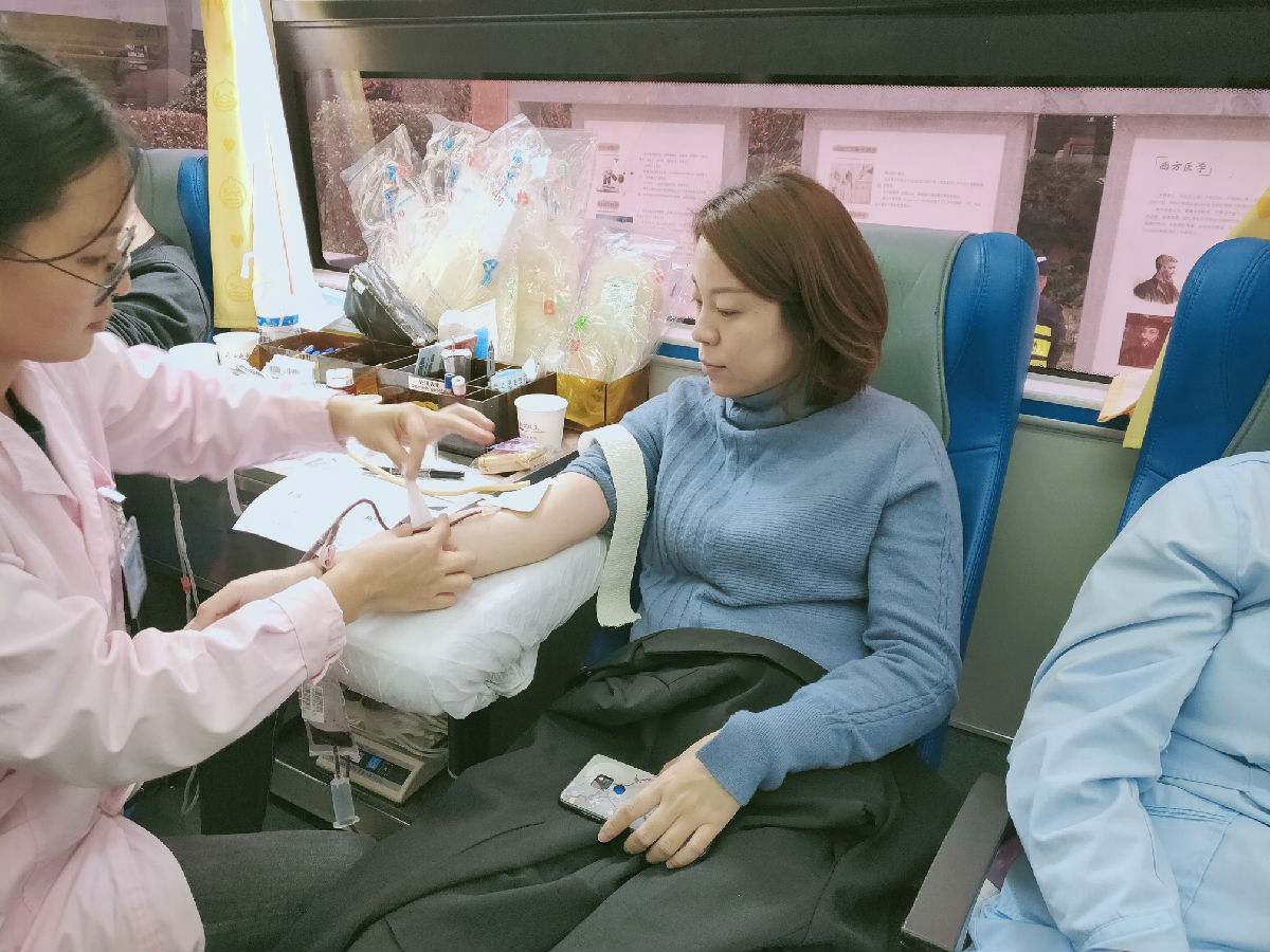 熱血送暖 為生命接力——我院連續十年開展無償獻血活動 熱血送暖 為生命接力——我院連續十年開展無償獻血活動