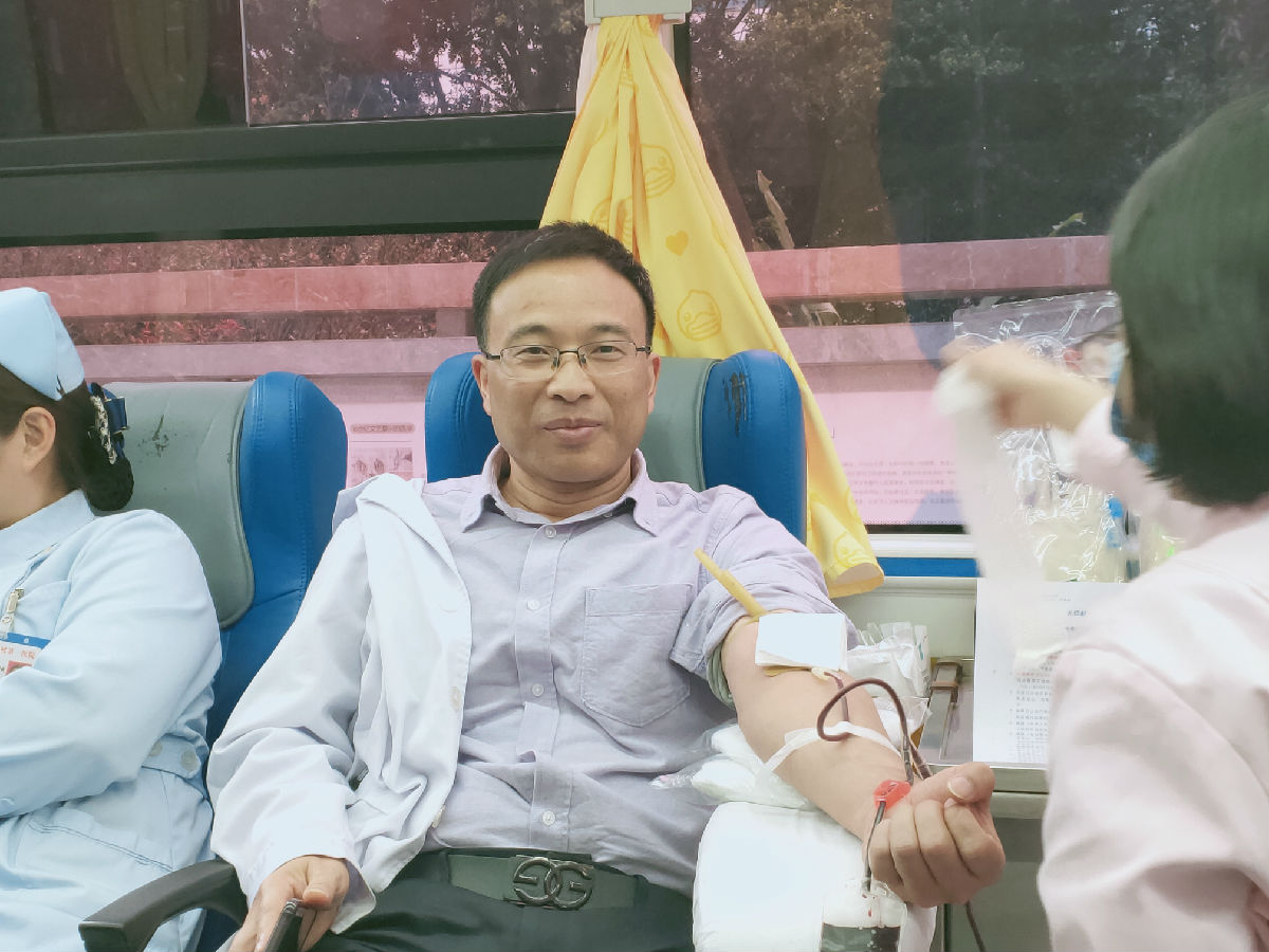 熱血送暖 為生命接力——我院連續十年開展無償獻血活動 熱血送暖 為生命接力——我院連續十年開展無償獻血活動