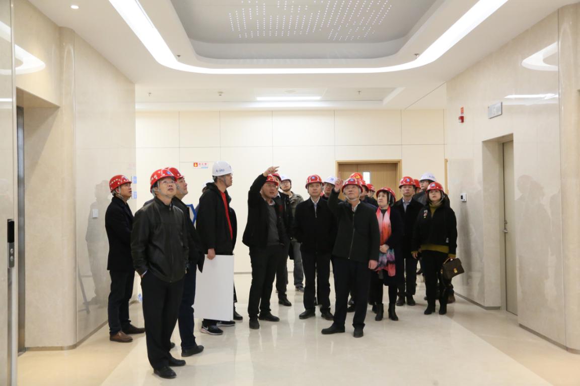 我院領(lǐng)導一行率隊前往濱海院區(qū)視察施工狀況并進行春節(jié)慰問