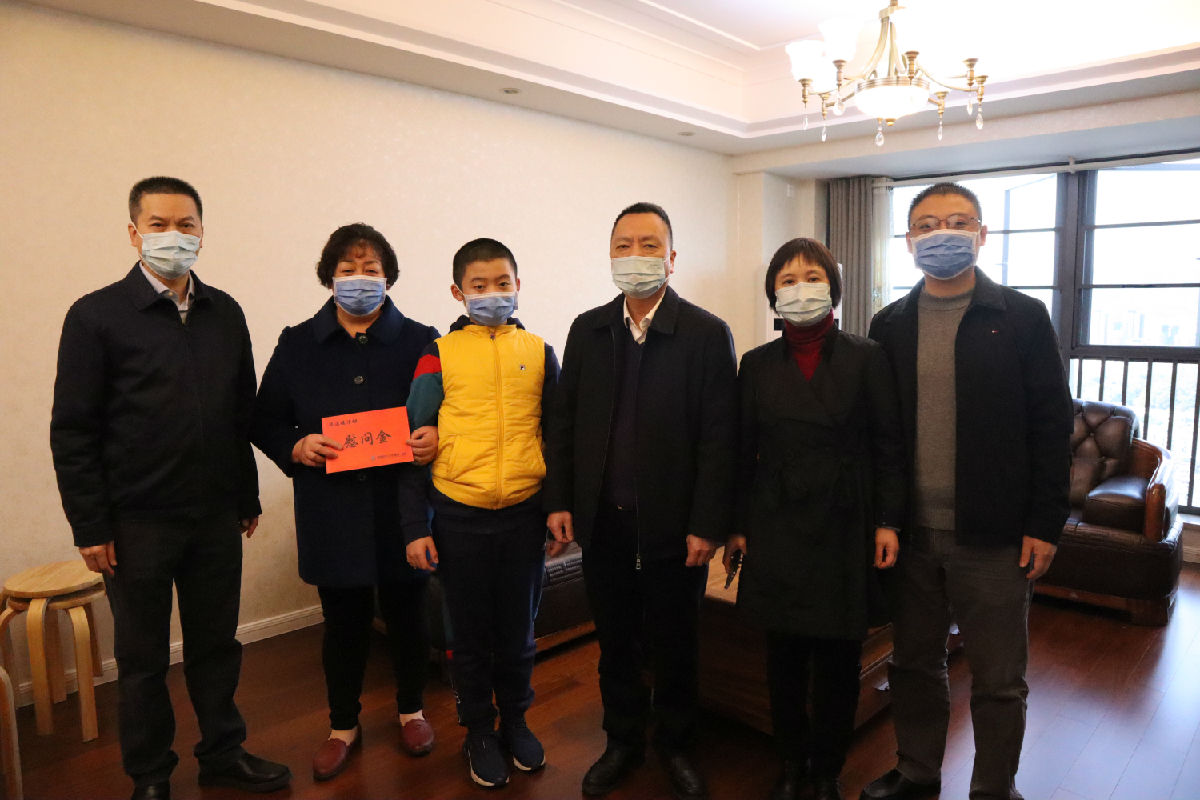 『附一抗疫』福建省工會及我院領導一行慰問我院援助武漢醫療隊員家屬