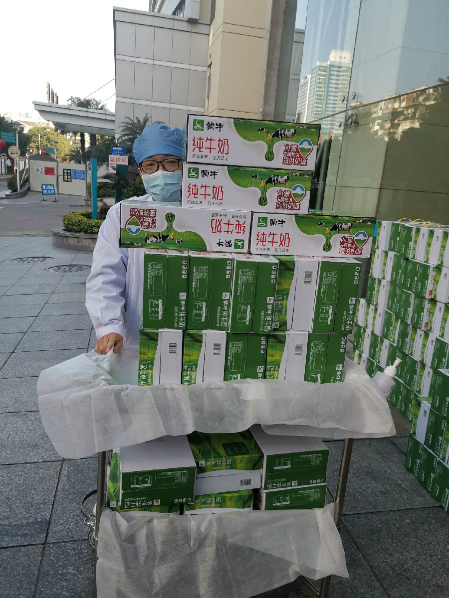 『附一抗疫』福州市總工會為醫院堅守防疫抗戰一線人員送溫暖