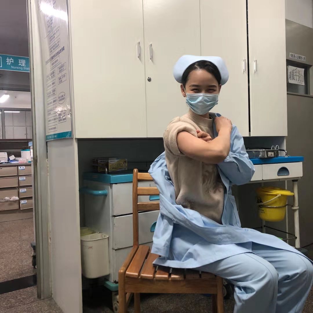 讓黨旗在防控疫情斗爭的第一線高高飄揚(yáng)