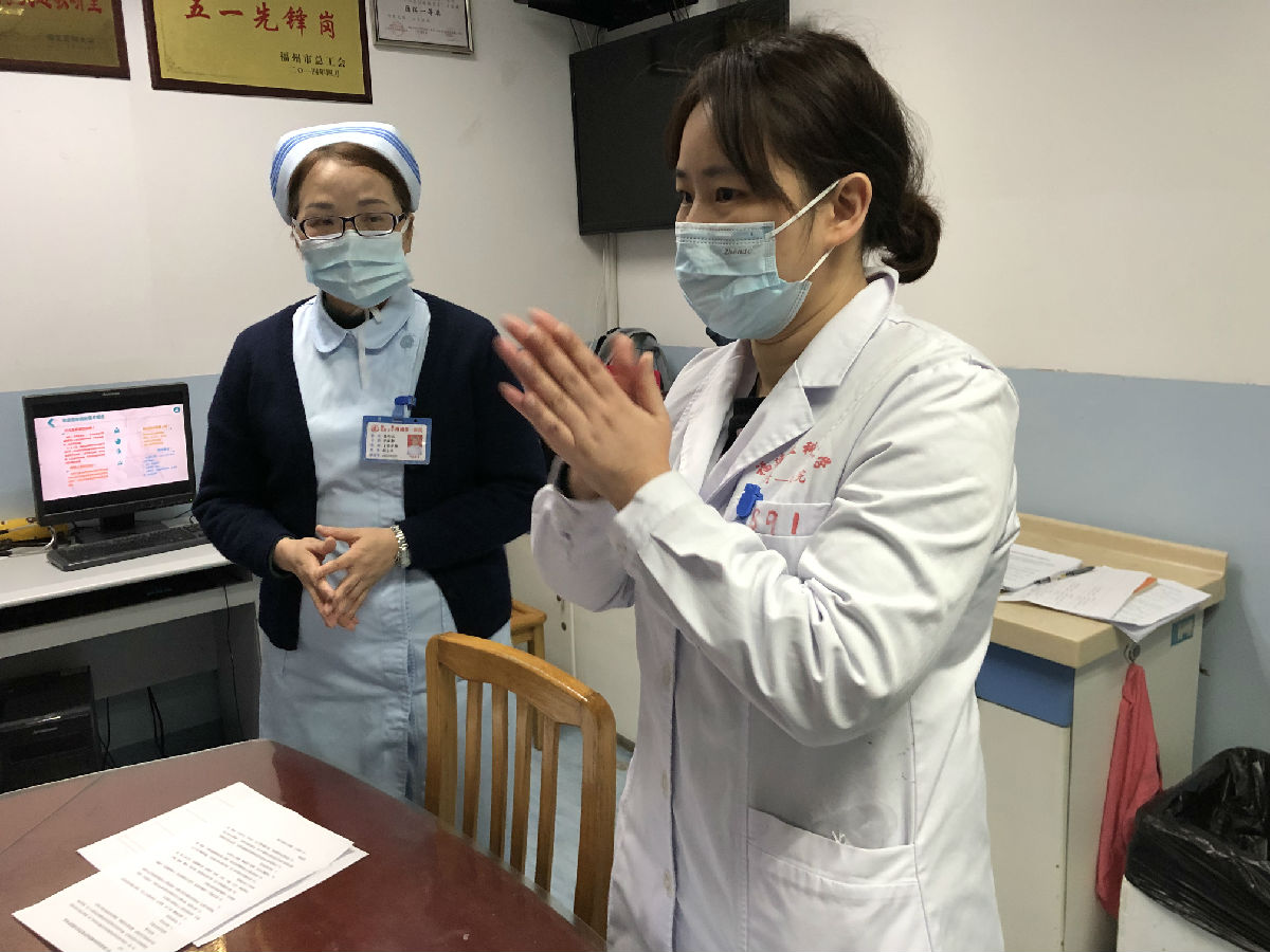 抓實抓細  齊抗“新冠” —— 加強護理員管理，落實疫情防控
