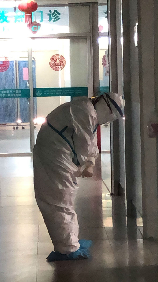沖鋒前線 只為救人 —— 感染科抗疫紀實