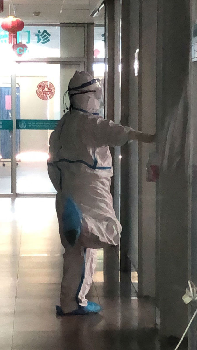 沖鋒前線 只為救人 —— 感染科抗疫紀實