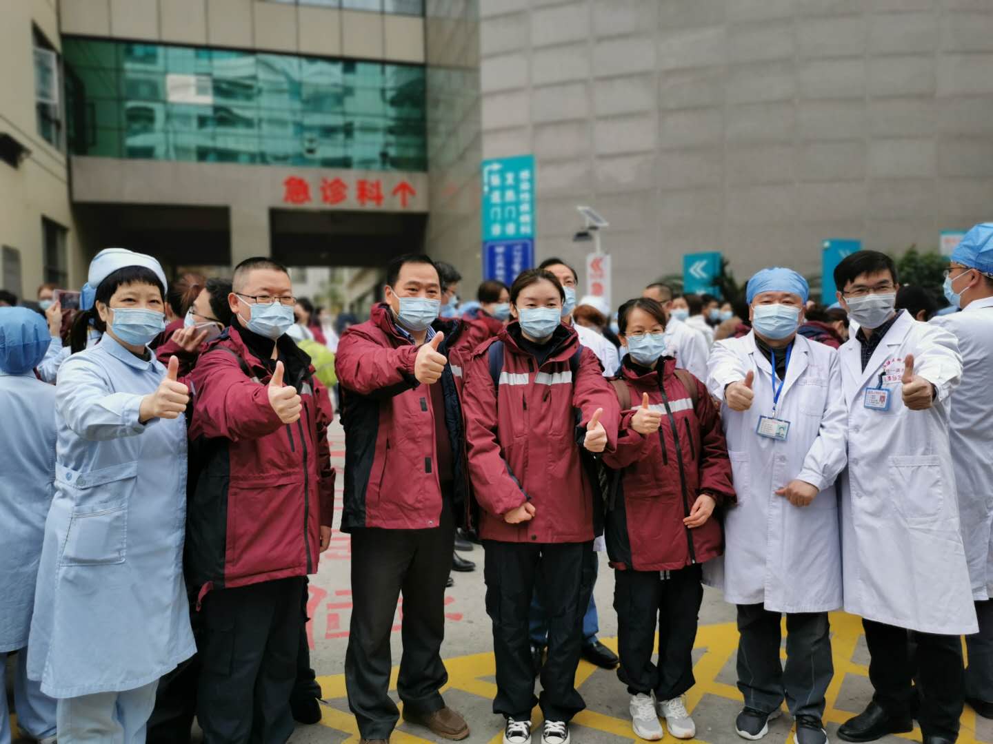 待春暖花開(kāi)之時(shí)  望英雄平安回家