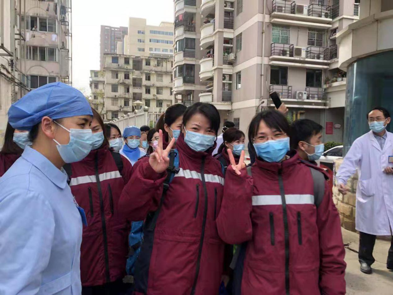 附一肝病中心最美天使馳援湖北宜昌