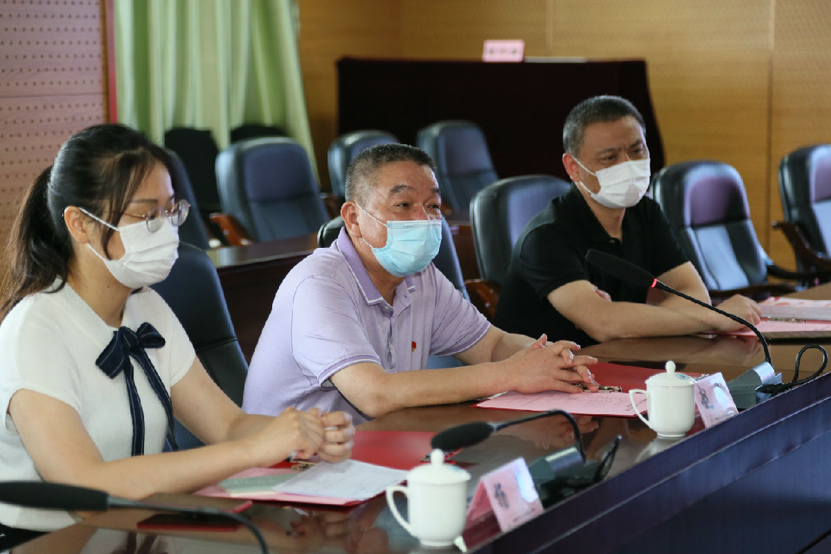 省教科文衛(wèi)體工會領(lǐng)導(dǎo)蒞臨我院開展護(hù)士節(jié)慰問 省教科文衛(wèi)體工會領(lǐng)導(dǎo)蒞臨我院開展護(hù)士節(jié)慰問