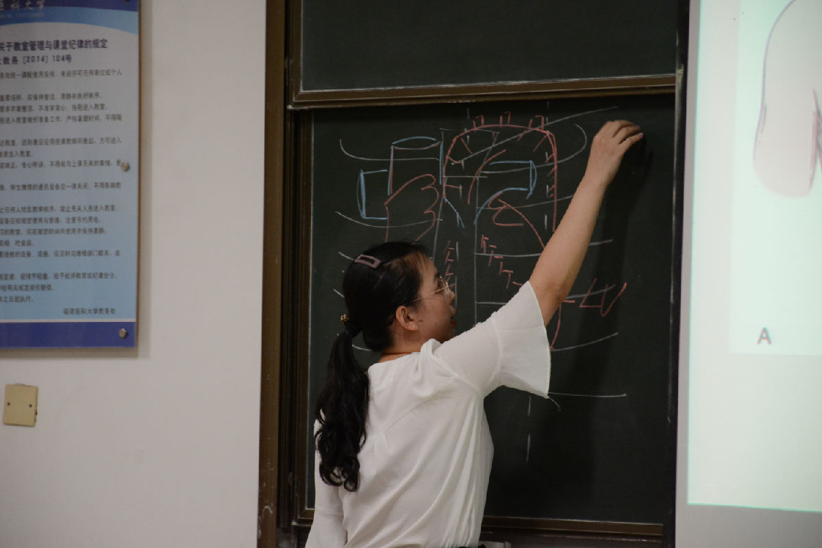 教學競賽展風采 精彩紛呈促提升 ——第一臨床醫學院舉辦2020年全英語教學講課比賽