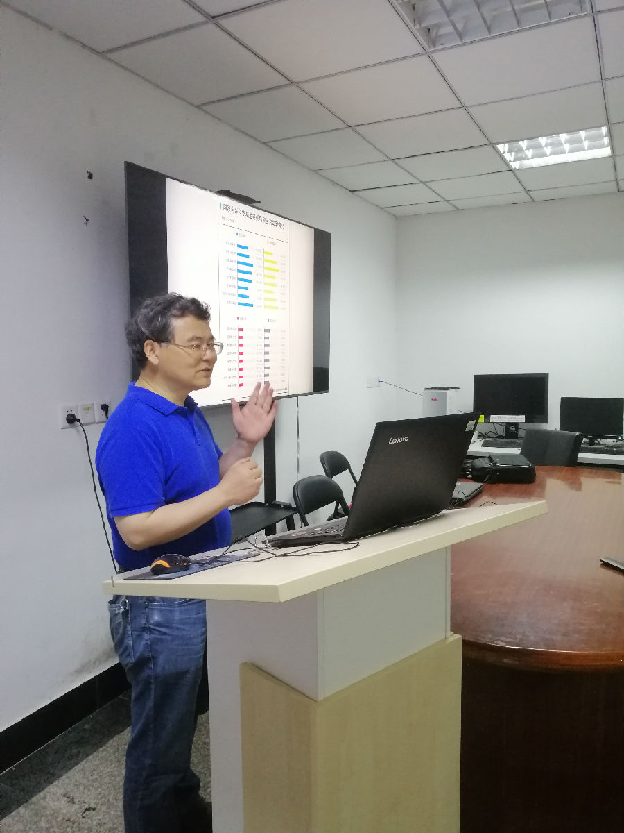 中南大學湘雅醫學院羅自強教授蒞臨我院病理科講授國自然課題申請技巧