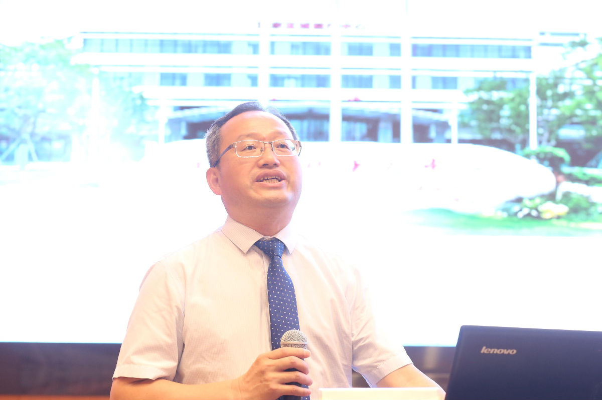 臨床病理診斷新進展學習班暨第八屆全國胸肺疾病病理診斷讀片交流會舉辦