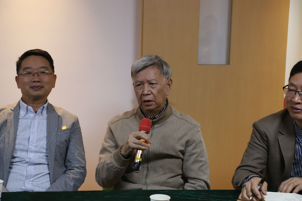福建醫科大學附屬第一醫院（第一臨床醫學院）關工委召開“老少同堂”學習黨的“十九屆六中全會”精神座談報告會