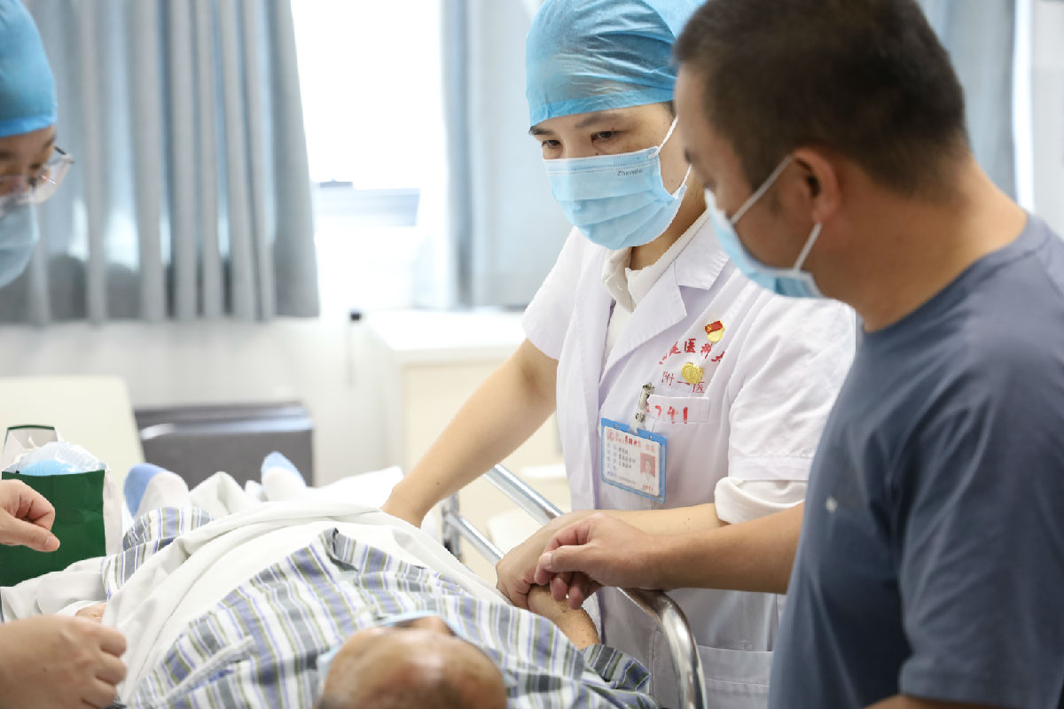 『附一黨建』不忘來時路 堅守附一心——康復(fù)高壓氧黨支部開展“重走附一路”暨黨員志愿服務(wù)八閩行活動