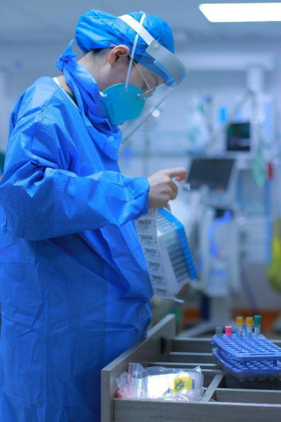 身著白衣 心有錦緞 急危重癥 永不言棄——福建醫科大學附屬第一醫院茶亭院區27區急診ICU、創傷中心ICU抗疫紀實