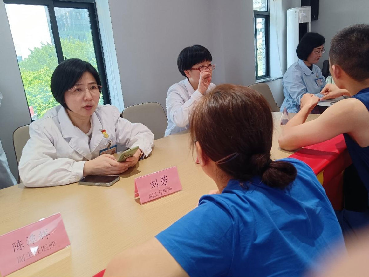 天使白攜手火焰藍 人民健康安全齊護航