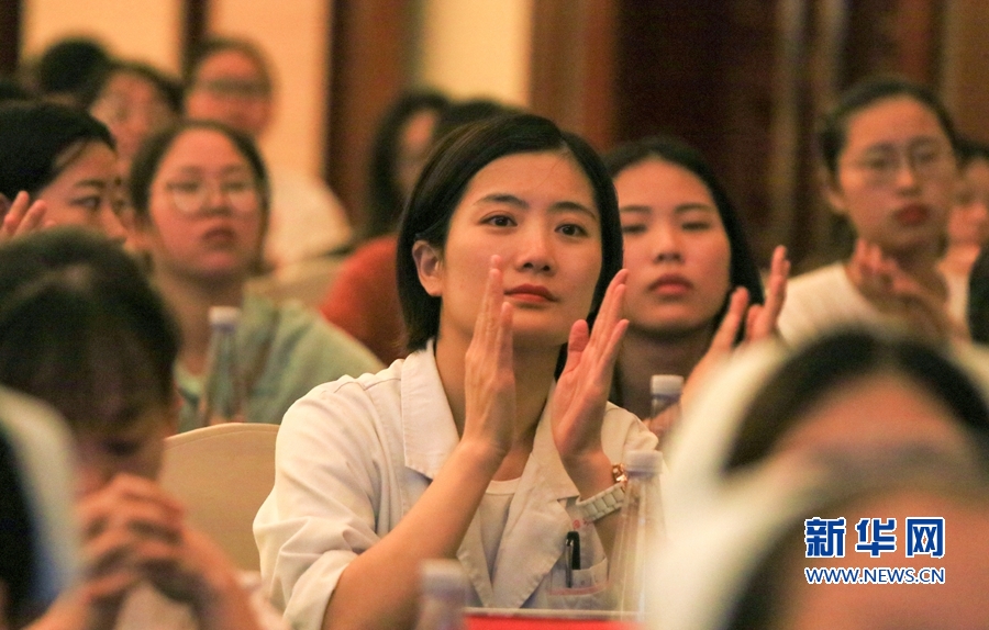 【慕容慎行同志先進事跡巡講系列-漳州站】新華網‖【組圖】慕容慎行同志先進事跡巡回報告會25日在漳州舉行