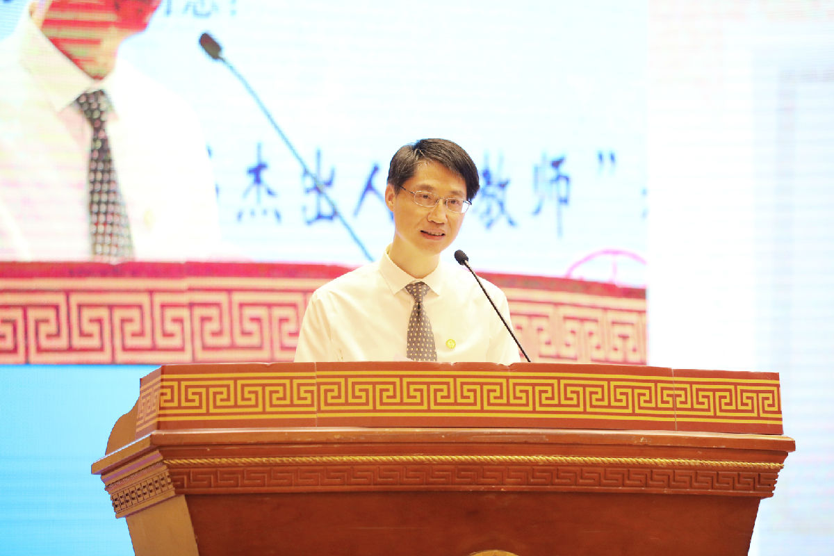 【慕容慎行同志先進事跡巡講系列-漳州站】漳州衛健委‖慕容慎行同志先進事跡巡回報告會在漳舉行