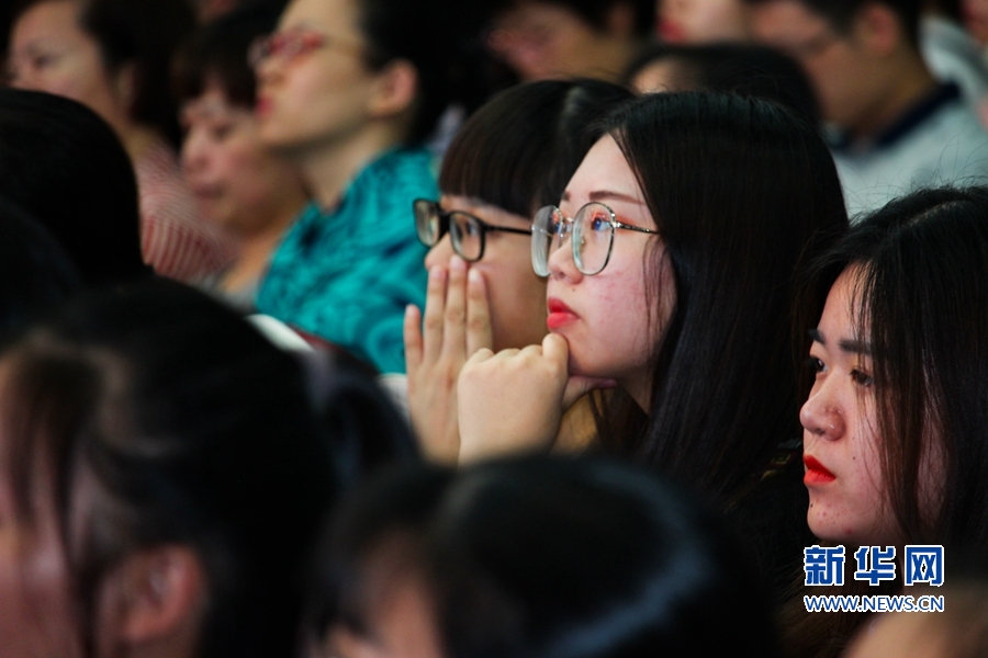 【慕容慎行同志先進(jìn)事跡巡講系列-三明站】新華網(wǎng)‖【組圖】醫(yī)者仁心·榜樣力量 【慕容慎行同志先進(jìn)事跡巡講系列-三明站】新華網(wǎng)‖【組圖】醫(yī)者仁心·榜樣力量