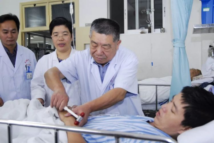 新華網‖慕容慎行：65年黨齡堅守經常掛在嘴邊的真心信仰